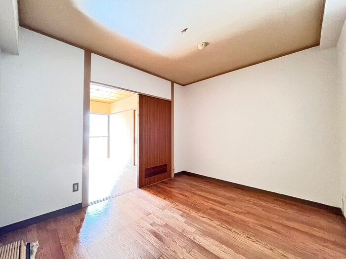 物件内観写真9　(居室)