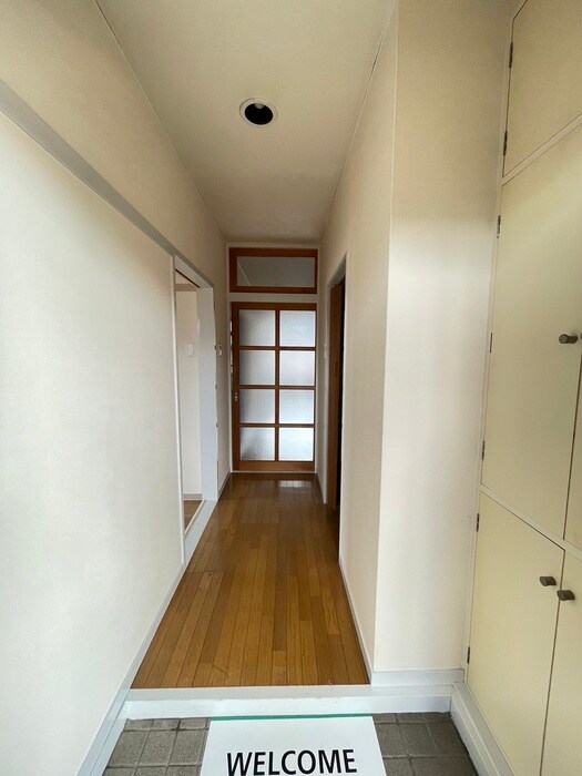 物件内観写真12　(玄関)