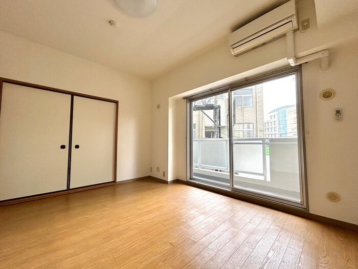 物件内観写真8　(居室)