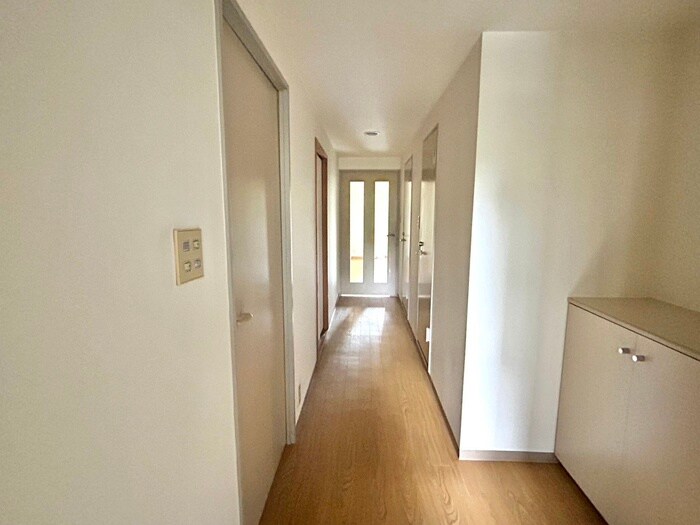 物件内観写真16　(廊下)