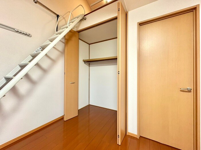 物件内観写真10　(収納)