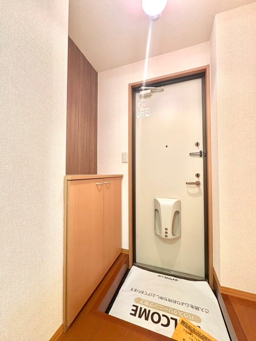 物件内観写真18　(玄関)