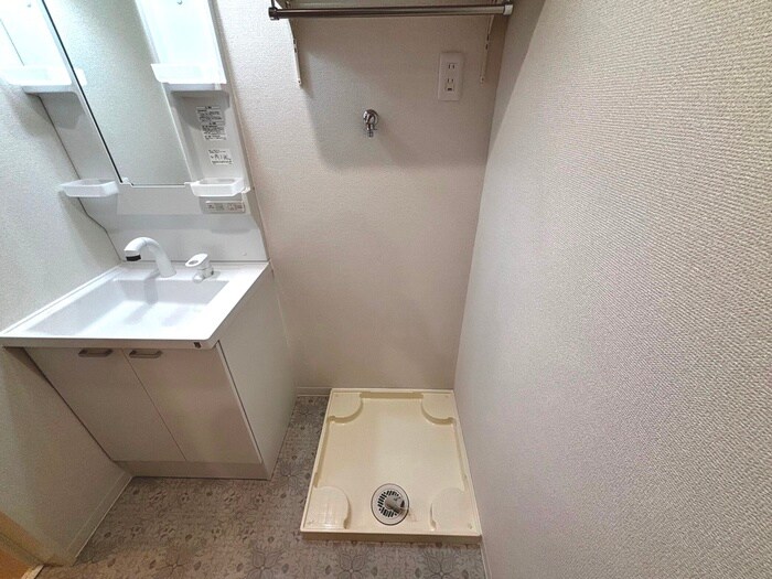 物件内観写真14　(洗濯機置場)