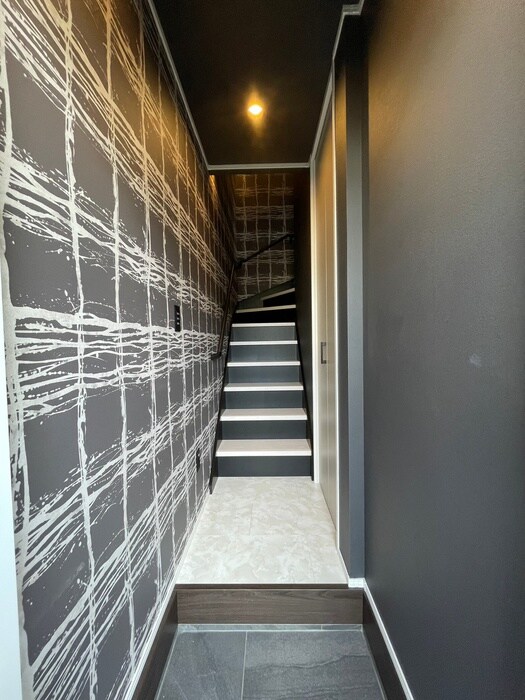 物件内観写真16　(玄関)