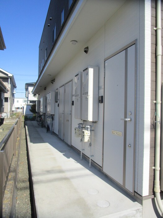 物件外観写真4　(エントランス部分)