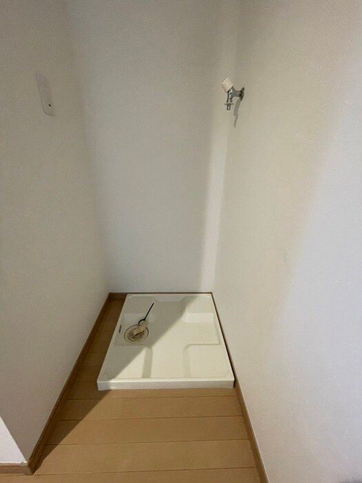 物件内観写真12　(洗濯機置場)