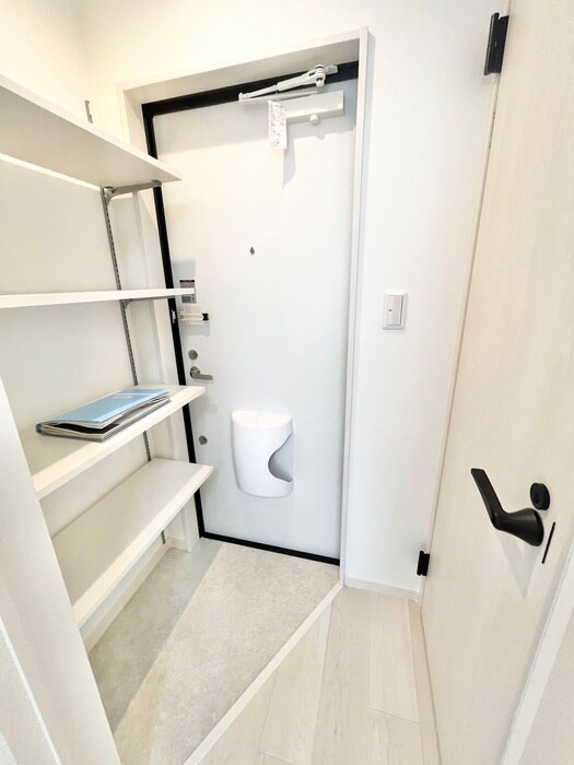 物件内観写真17　(玄関)