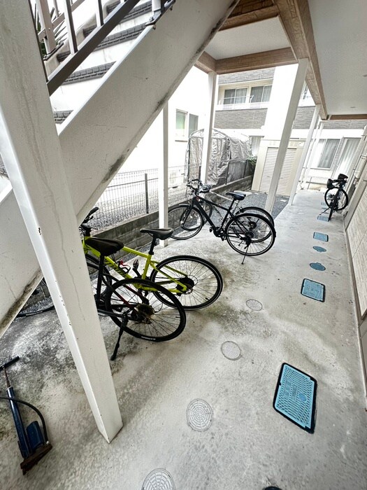 物件外観写真4　(エントランス部分)