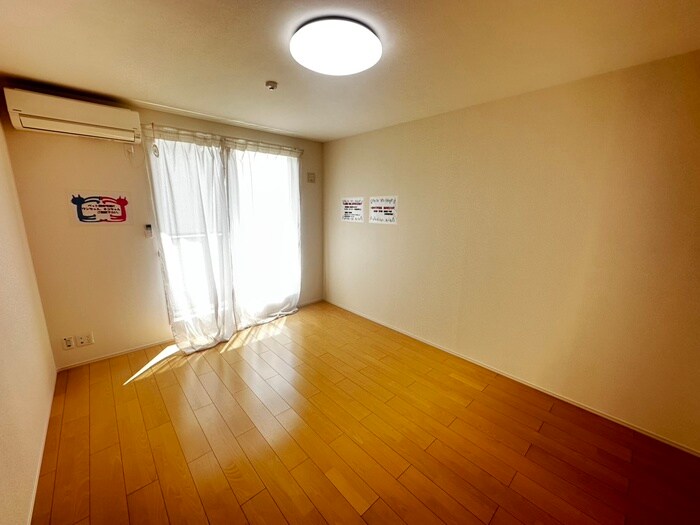 物件内観写真10　(居室)