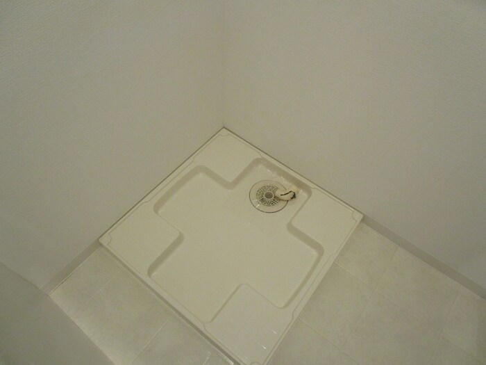 物件内観写真13　(洗濯機置場)