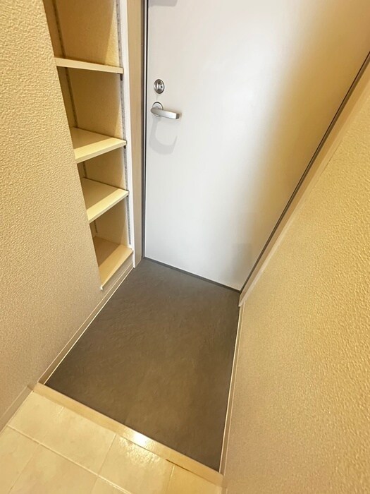 物件内観写真17　(玄関)