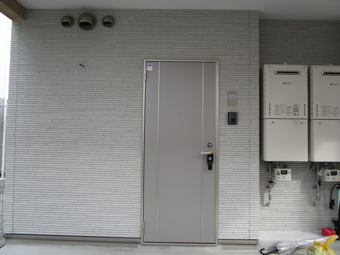 物件内観写真22　(玄関)