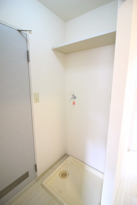 物件内観写真15　(洗濯機置場)