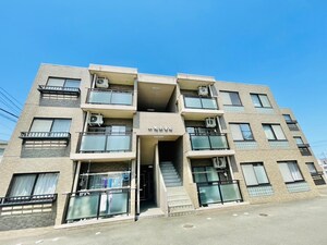 小鶴参番館外観写真