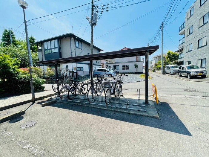 物件外観写真3　(駐輪場)