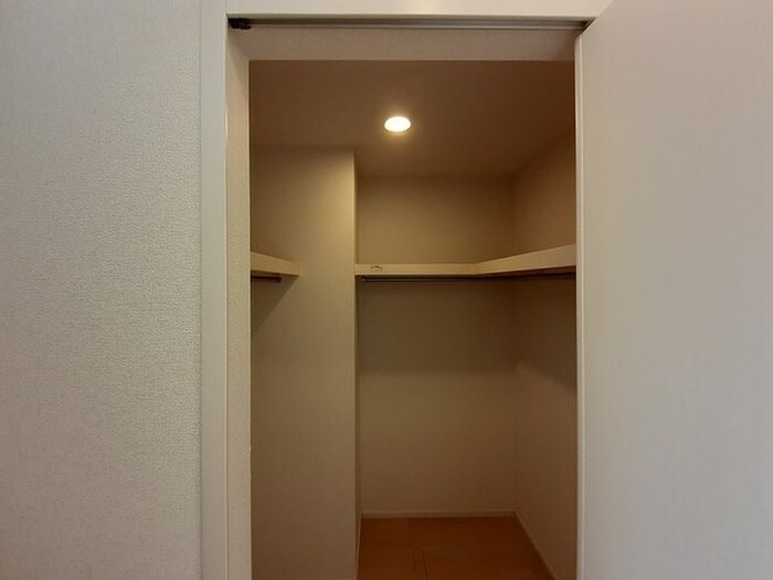 物件内観写真10　(収納)