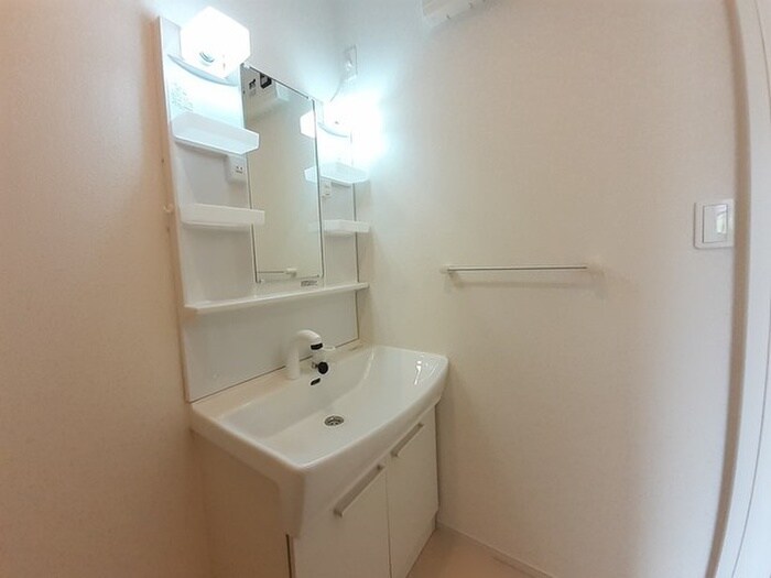 物件内観写真11　(洗面)