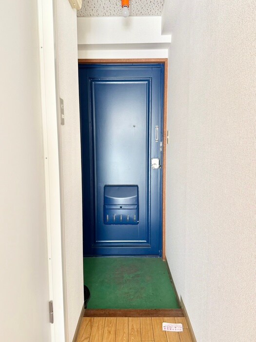 物件内観写真8　(玄関)