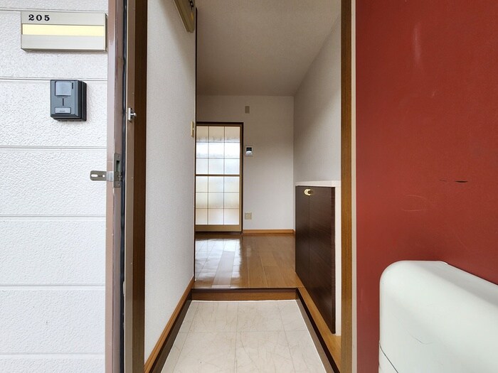 物件内観写真11　(玄関)