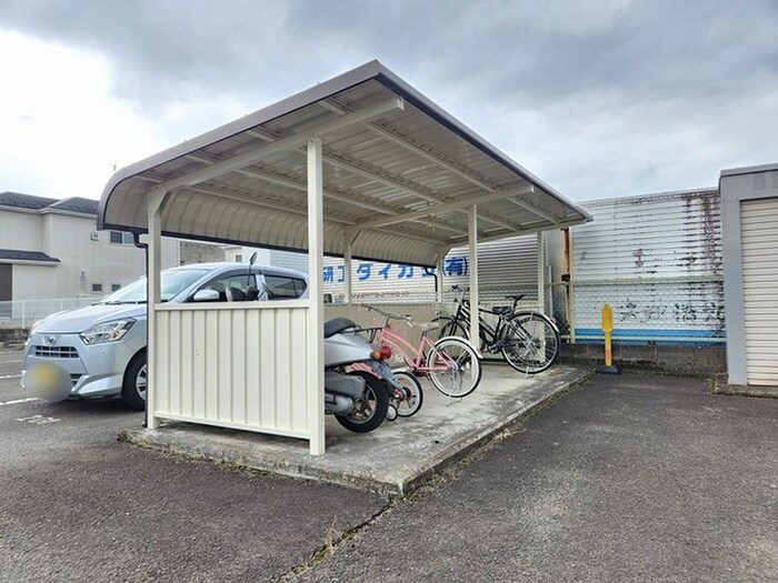 物件外観写真3　(駐輪場)