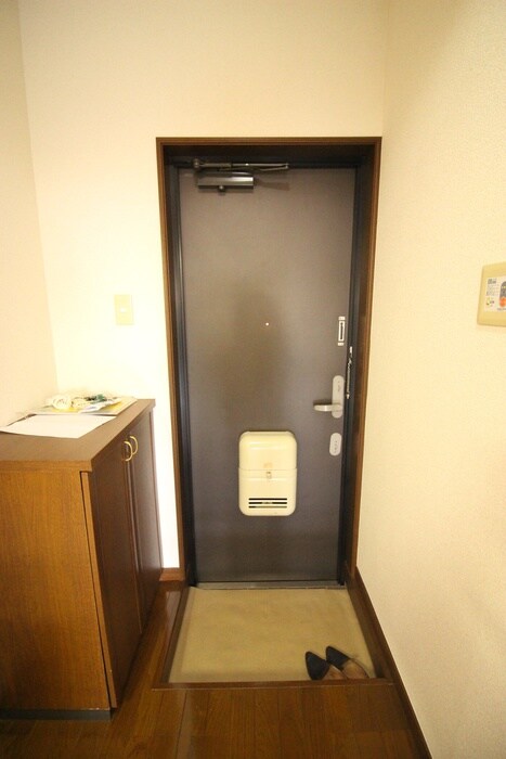 物件内観写真16　(玄関)