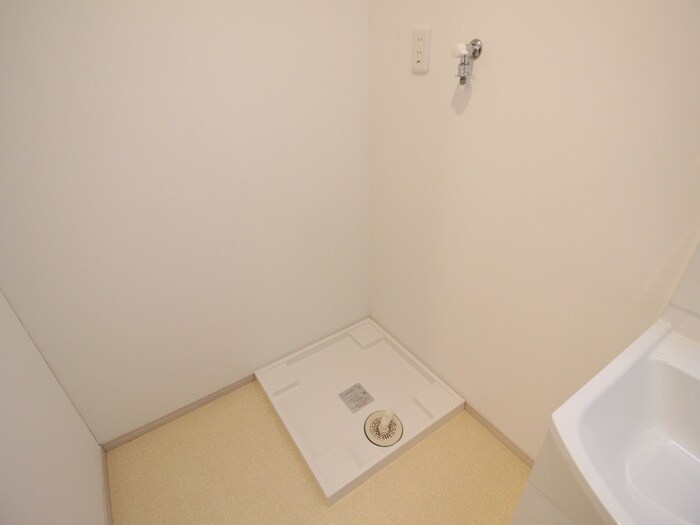 物件内観写真15　(洗濯機置場)