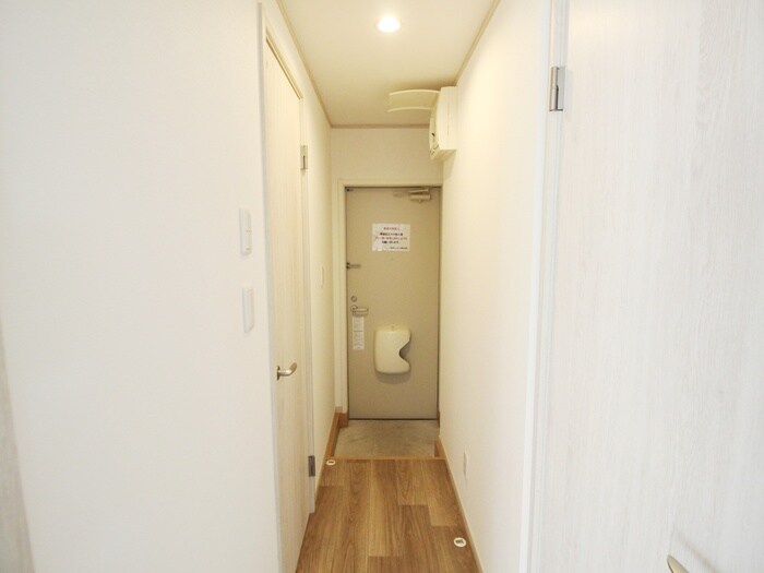物件内観写真16　(玄関)