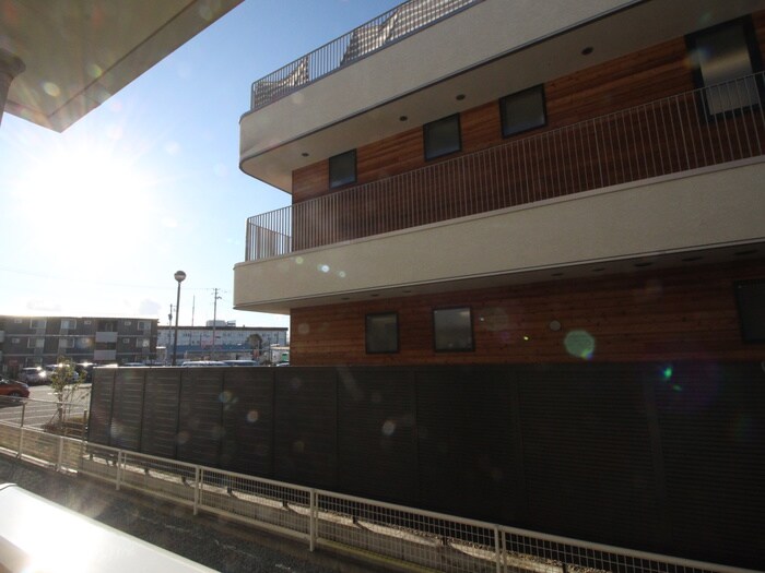 物件内観写真22　(室内からの展望)