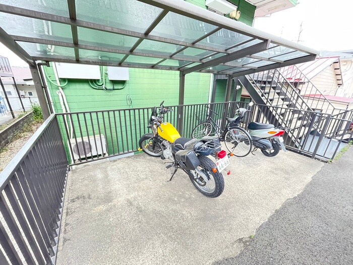物件外観写真2　(駐輪場)