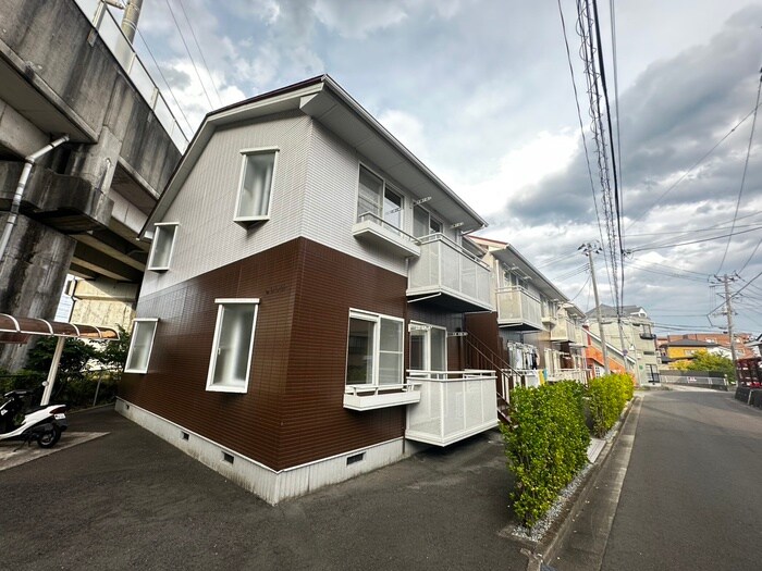 イ－ストヴィレッジ　Ａの物件外観写真