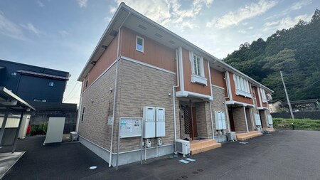 プラシードB外観写真