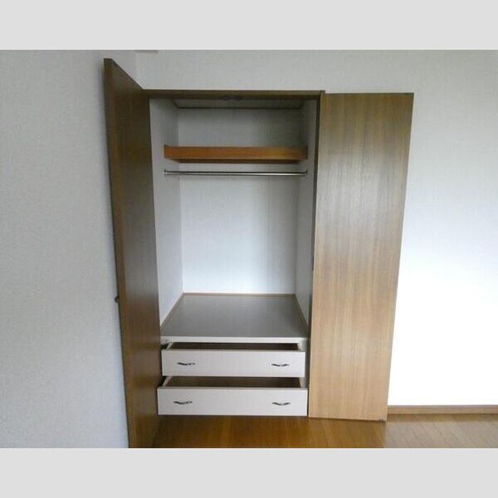 物件内観写真12　(収納)