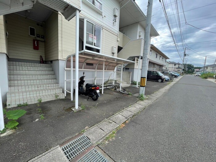 物件外観写真5　(駐輪場)
