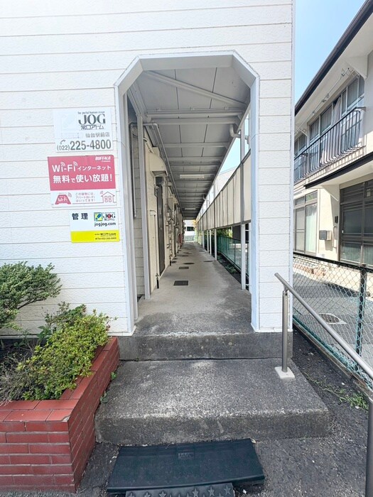 物件外観写真4　(エントランス部分)