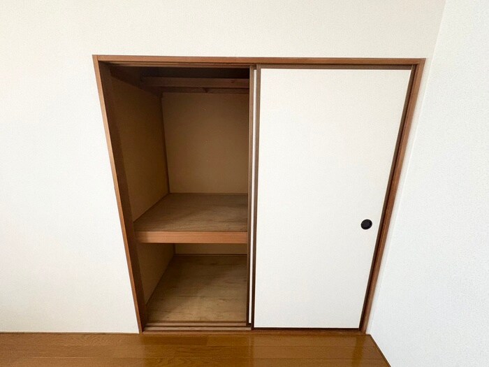 物件内観写真12　(収納)