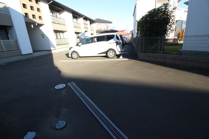 物件外観写真5　(駐輪場)