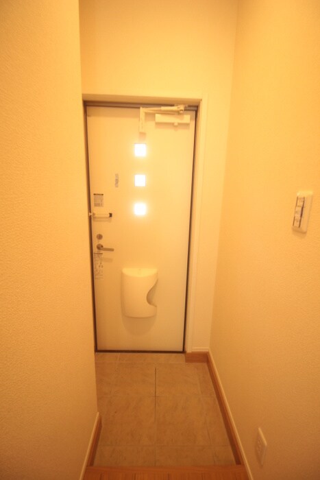 物件内観写真17　(玄関)