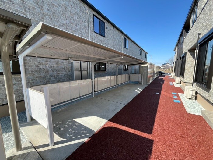 物件外観写真4　(駐輪場)