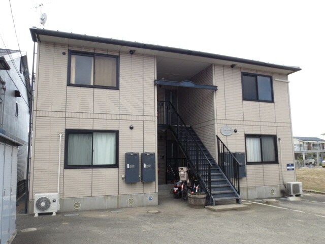 物件外観写真2　(エントランス部分)