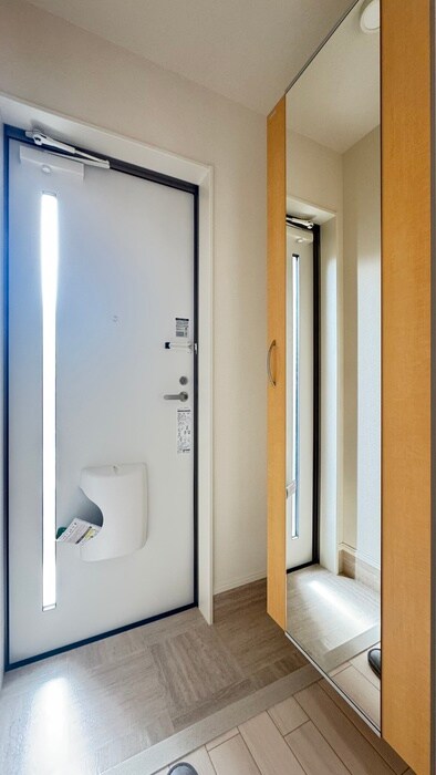 物件内観写真16　(玄関)