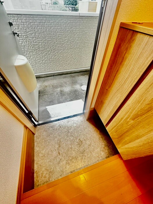 物件内観写真18　(玄関)