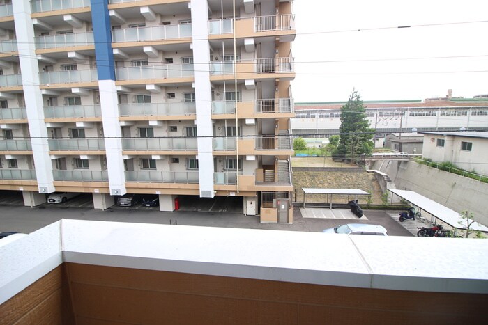 物件内観写真20　(室内からの展望)