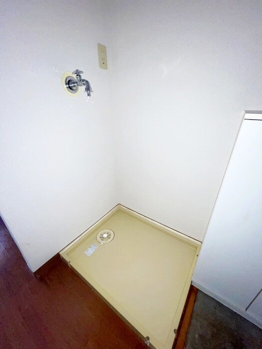 物件内観写真12　(洗濯機置場)