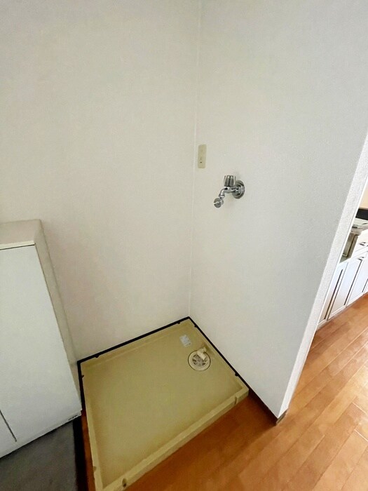 物件内観写真12　(洗濯機置場)