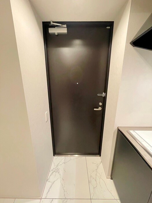 物件内観写真18　(玄関)