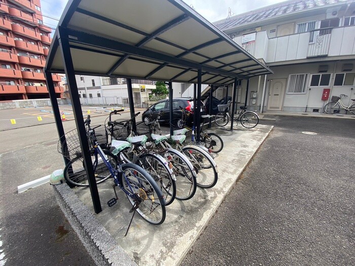 物件外観写真3　(駐輪場)