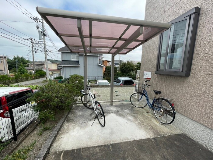 物件外観写真6　(駐輪場)