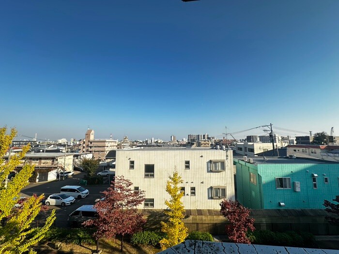 物件内観写真16　(室内からの展望)