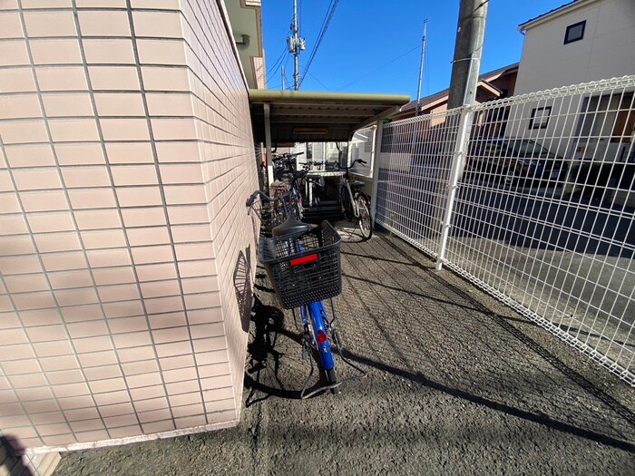 物件外観写真6　(駐輪場)