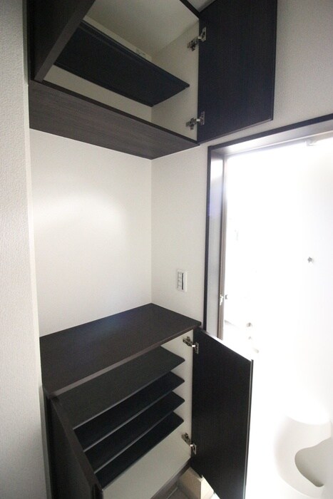 物件内観写真15　(靴箱)